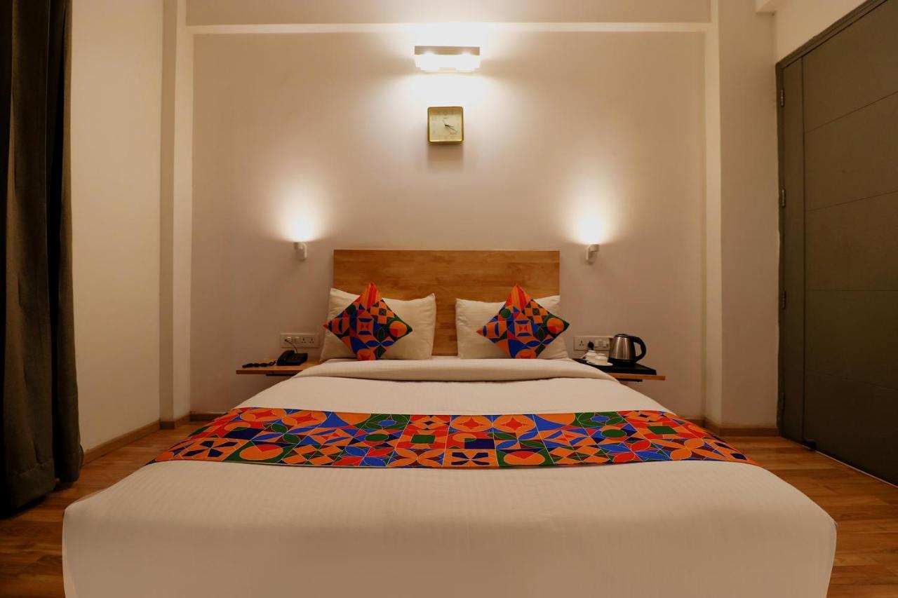 Fabhotel The Glory Gurgaon Exterior photo